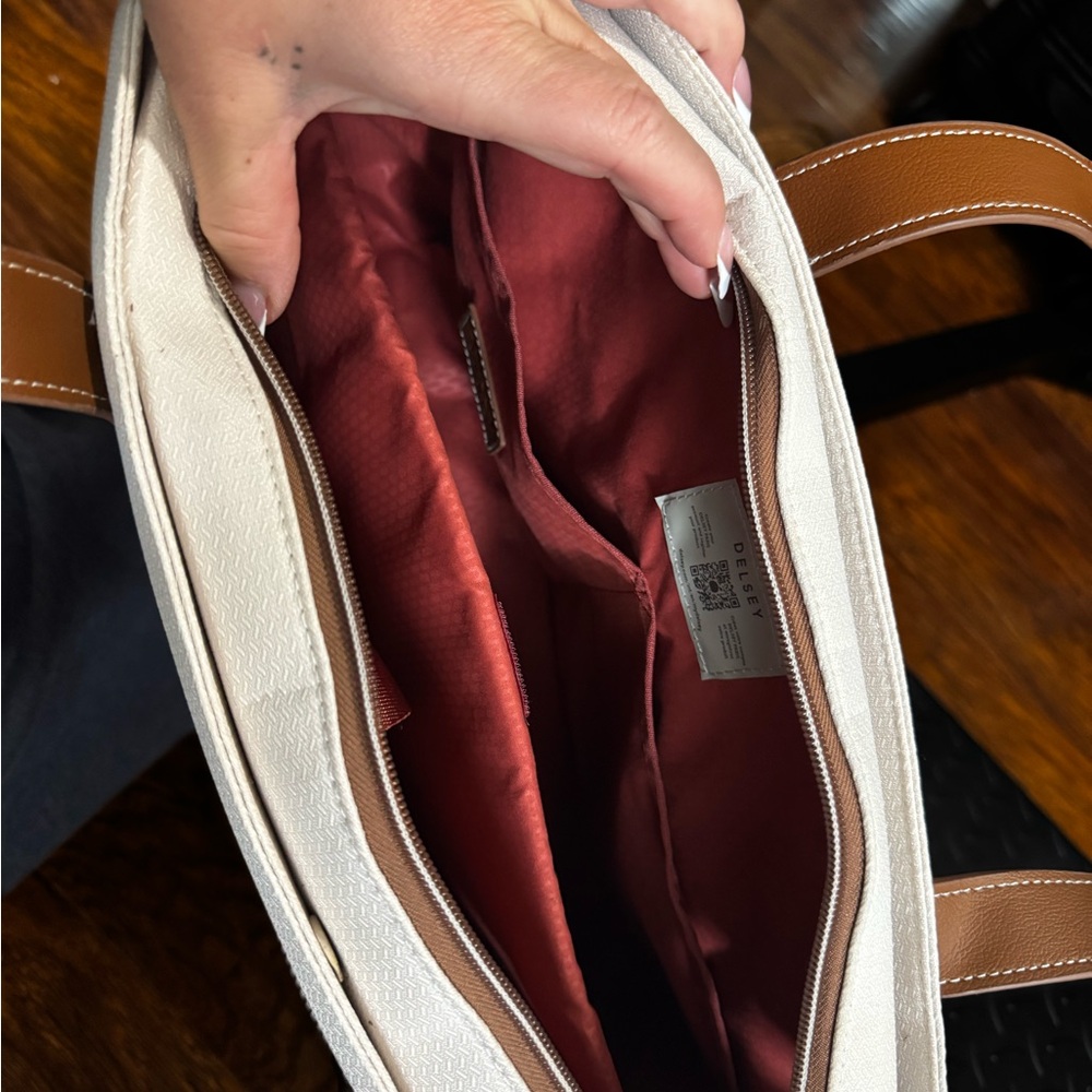 Delsey Paris travel bag - Picture 3 of 7